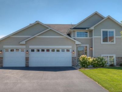 560 Jutland Ave, Shakopee, MN, 55379