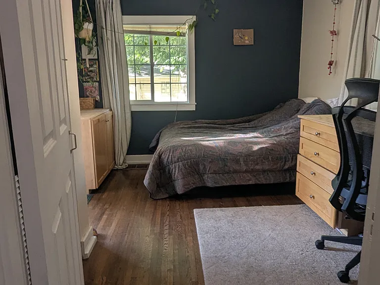 519 E Myrtle St — Photo 9