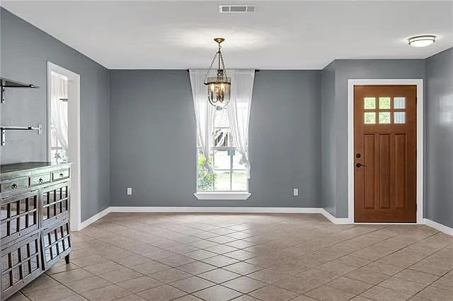 539 Barbara Pl — Photo 3