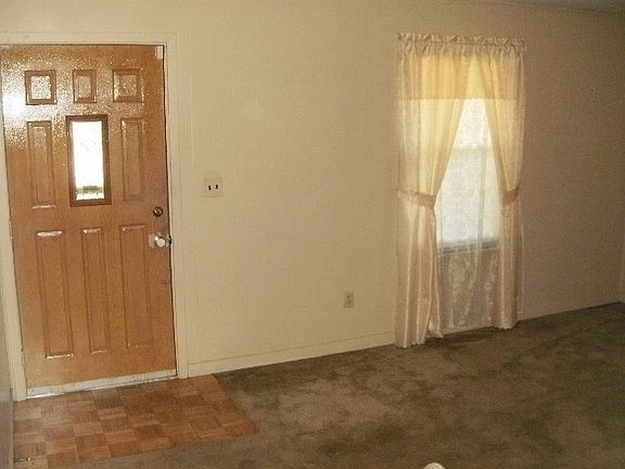 3rd image of 702 Cornelia Dr