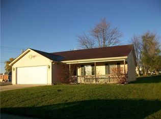 992 S Valley River Dr, Columbia City, IN