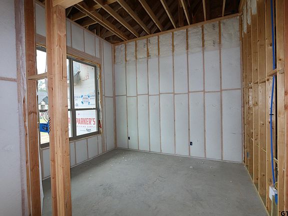 5th image of 16518 Cooper Way
