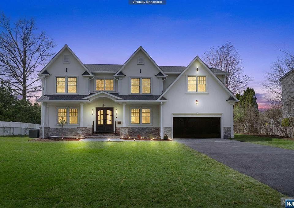 1st image of 480 Albert Pl