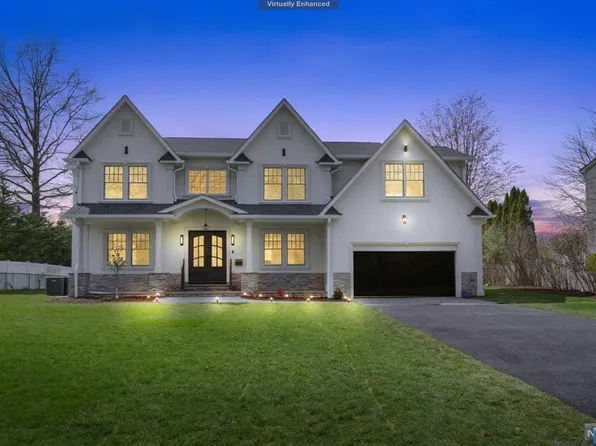 480 Albert Pl, New Milford, NJ 07646