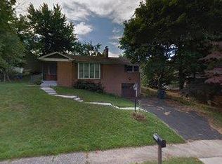 2560 Stanford Dr, York, PA 17402