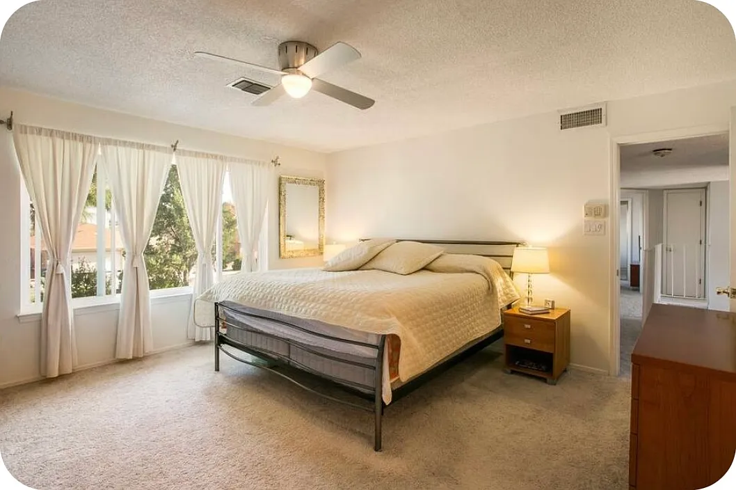 3 bed, 2271 sqft, $3,300 — Photo 2