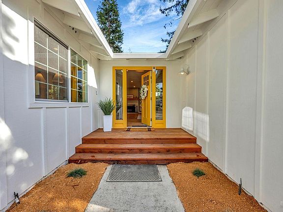 4th image of 4120 Siskiyou Avenue