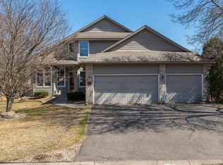 8818 Stratford Xing N, Brooklyn Park, MN 55443