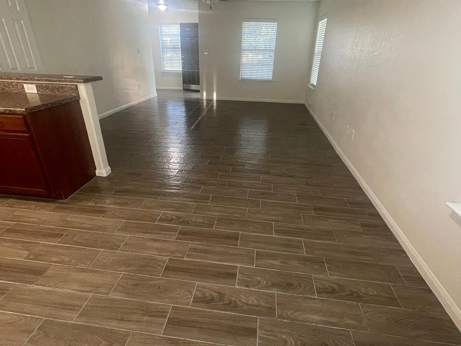 3 bed, 2.5 bath, 1572 sqft, $1,650 — Photo 3
