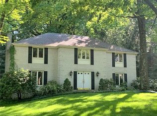 9 Commons Dr, Bradfordwoods, PA 15015
