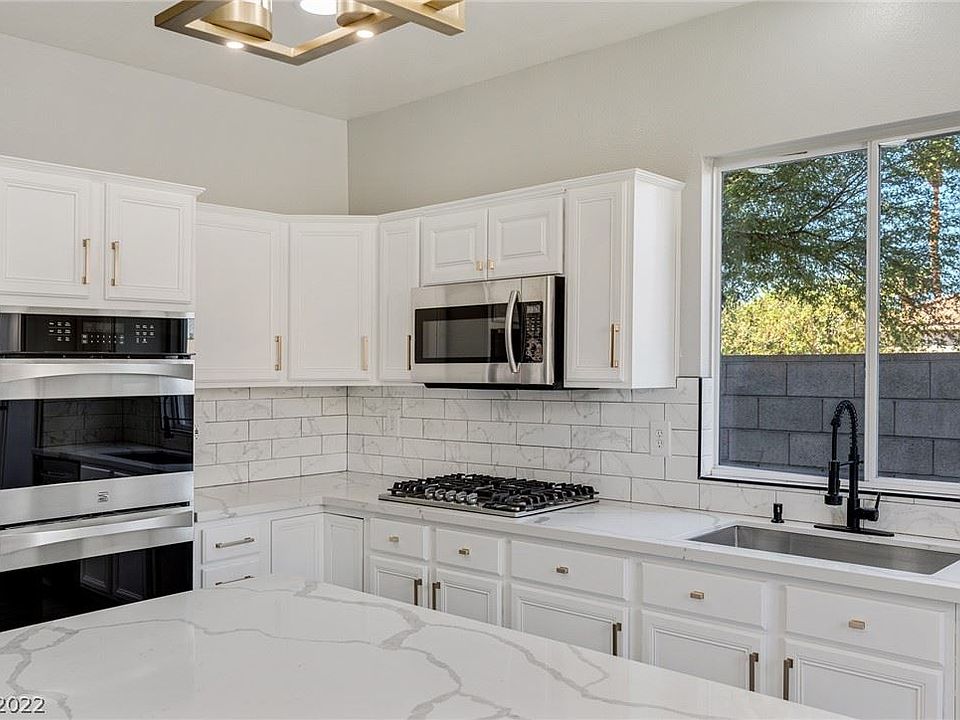 1st image of 1074 Broomfield Dr