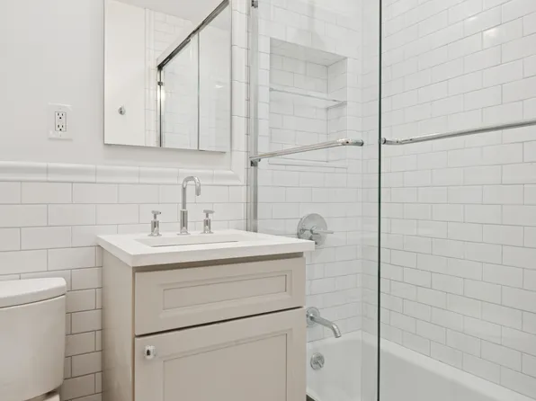 30 Bogardus Place image 1 of 11