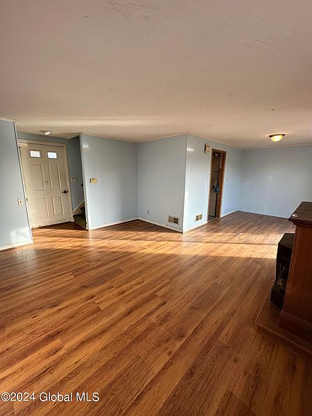 4th image of 22 Rooney Avenue