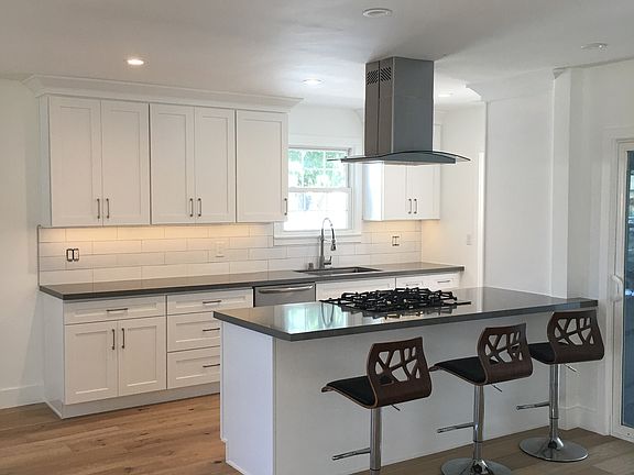 Brand new, beautifully remodeled kitchen