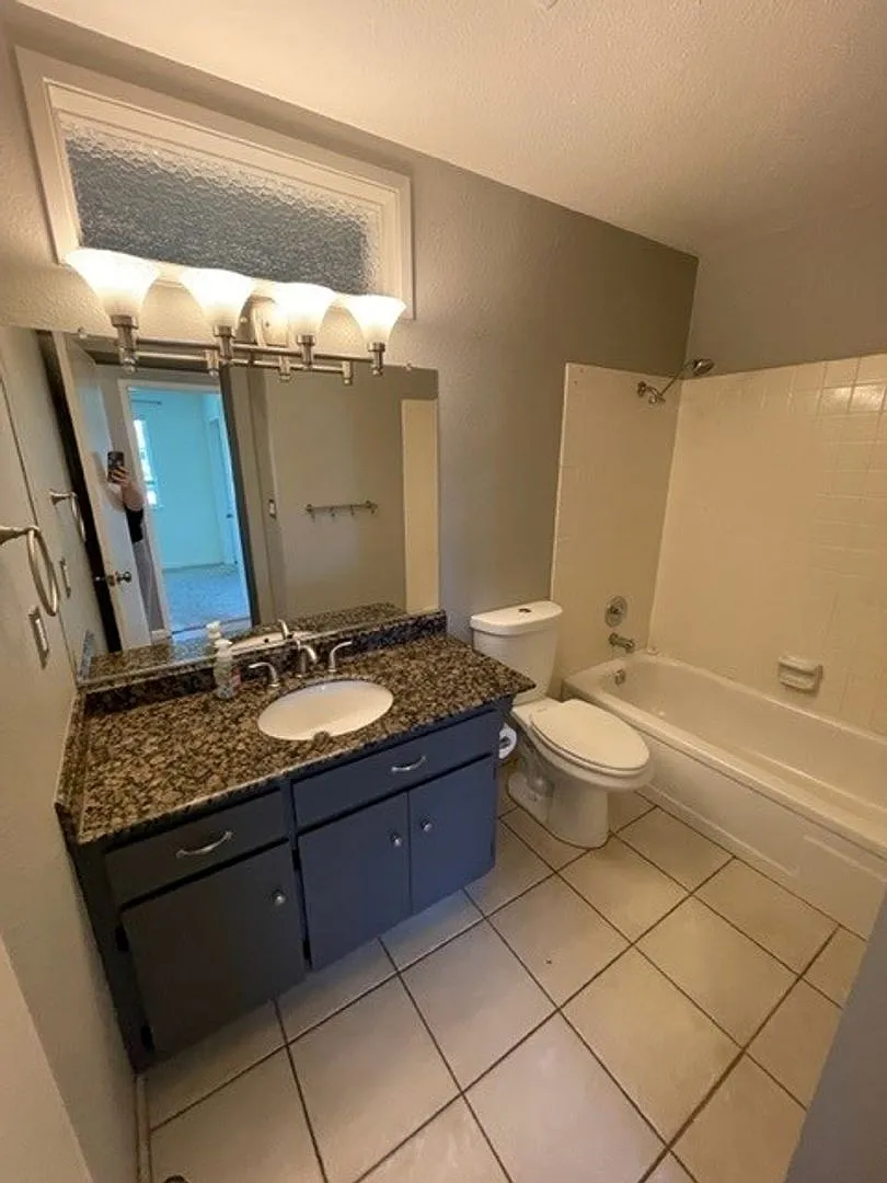 Roseville 3 bedroom — Photo 2