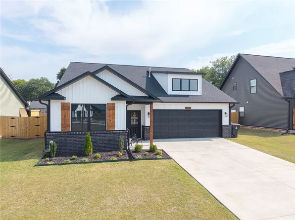 9027 Carson Way, Fort Smith, AR 72908