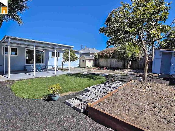 4th image of 22785 Corkwood St