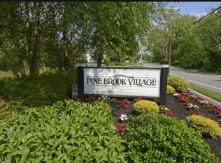 16 Stonyridge Dr, Lincoln Park, NJ 07035