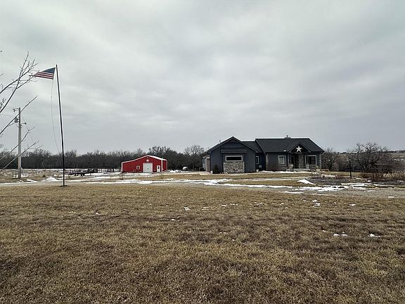 2nd image of 537 E 550th Rd