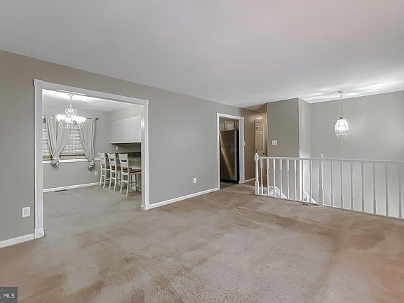 4th image of 9140 Lindy Ln
