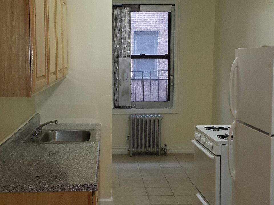 1st image of 170 Hawthorne St APT 4M