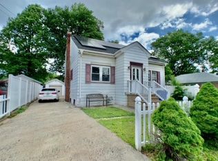 25 Anna St, Fords, NJ 08863