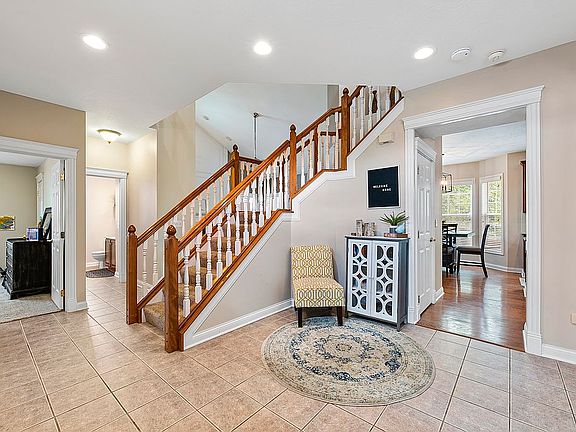 2nd image of 3451 Fairway Commons Dr