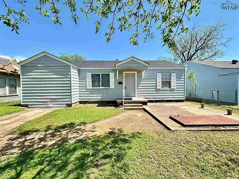2211 Fillmore St — Photo 1