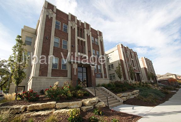 2nd image of 846 Park Ave APT 208