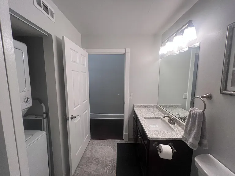715 N Milwaukee St #302 — Photo 32