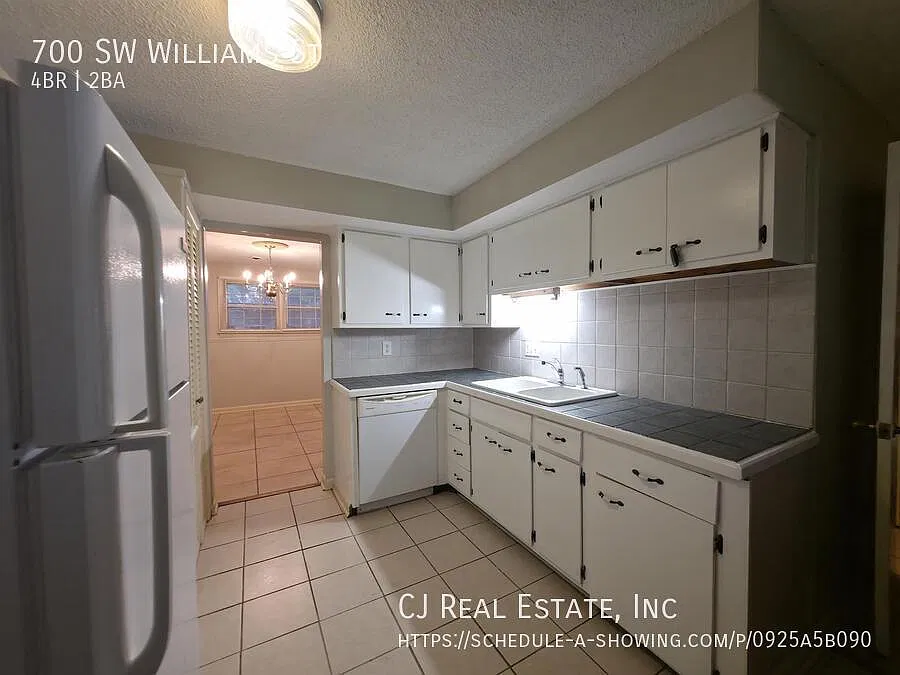 4 bed, 1.5 bath, 1600 sqft, $1,750 — Photo 3