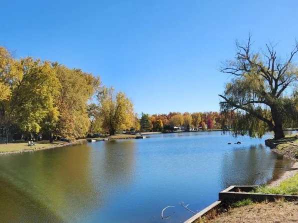 5/420 Woodhaven Dr E, Sublette, IL 61367