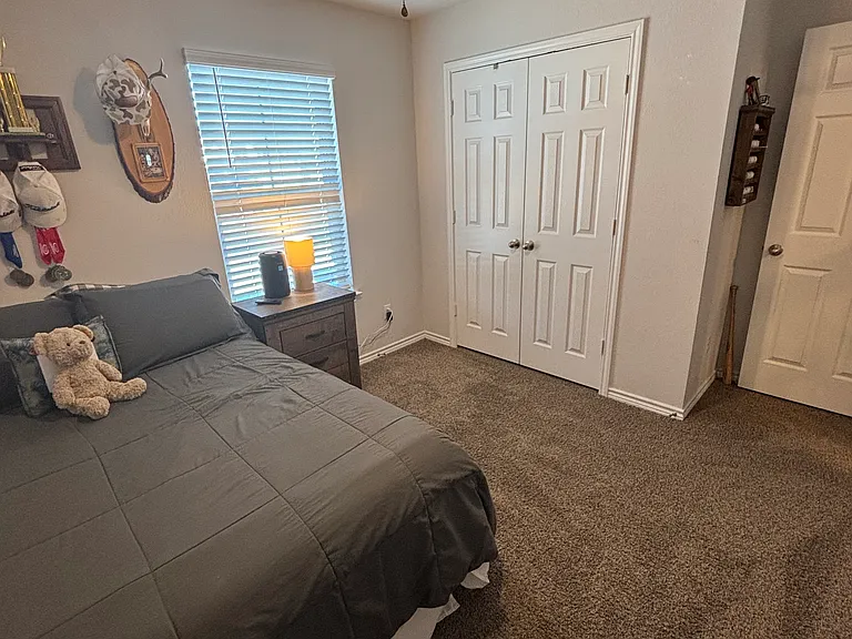 1852 Caponier St — Photo 23