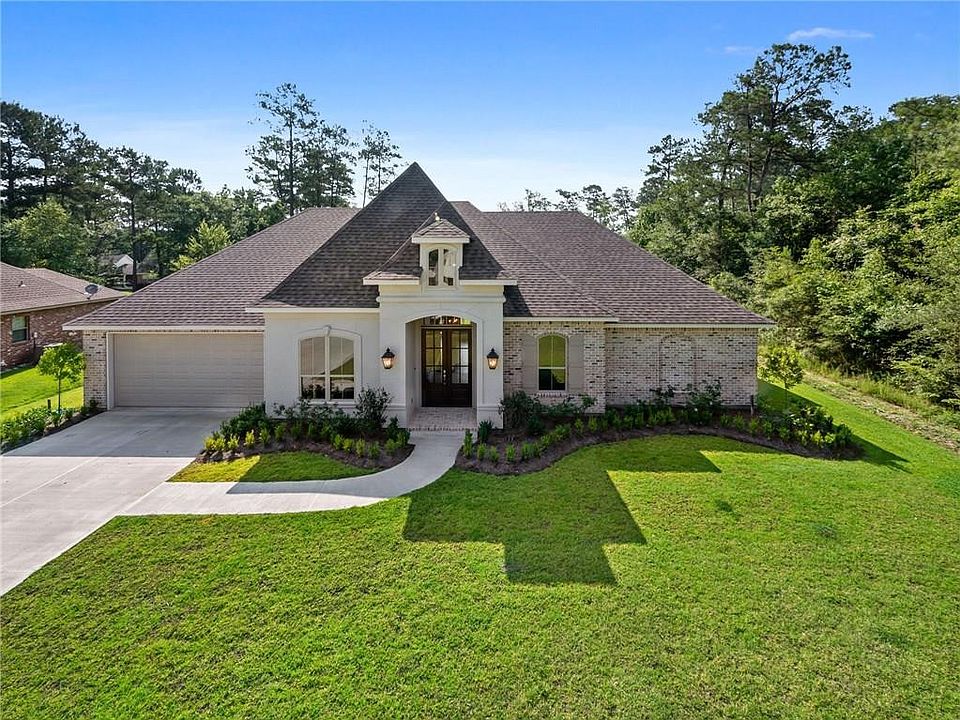 1st image of 200 Belle Pointe Rd