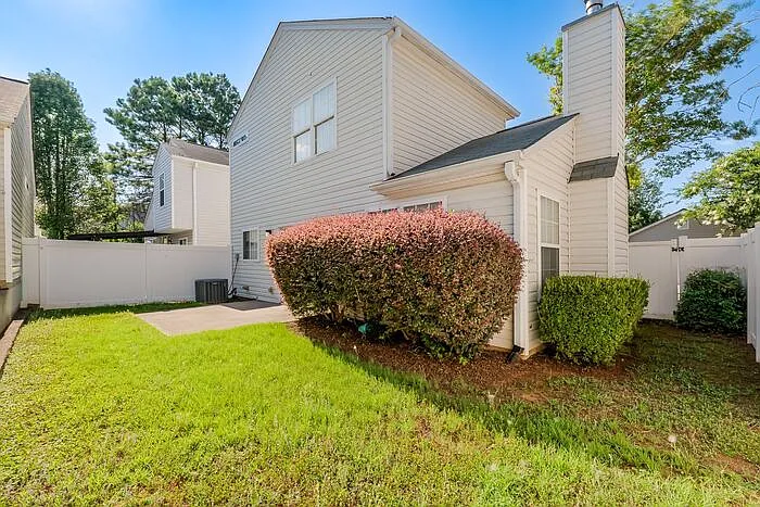 641 W Oaks Dr — Photo 24