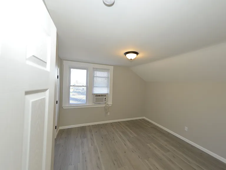 1517 Waverly St #A — Photo 9