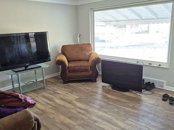 2nd image of 24895 Beck Ave