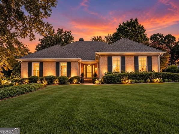 611 Iris Ln, Winder, GA 30680