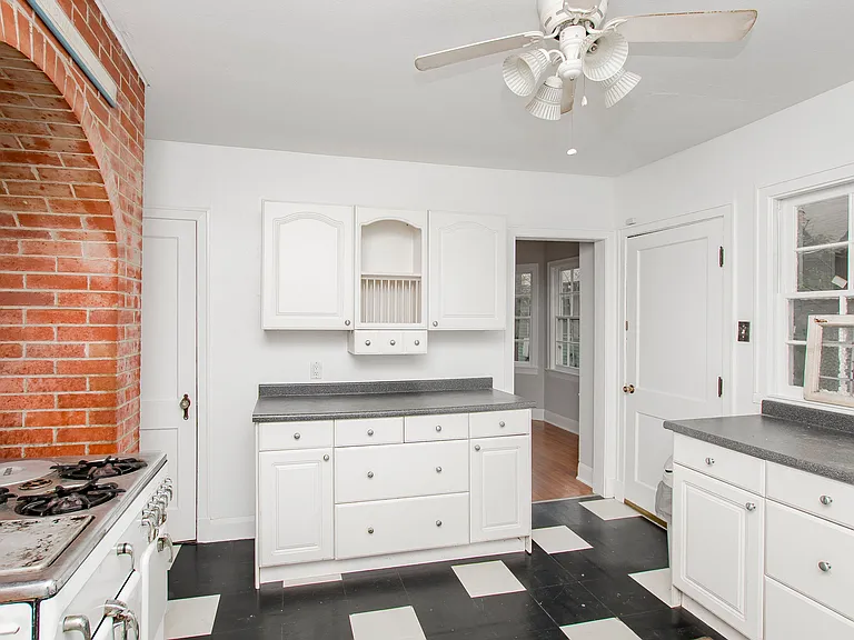 2904 Wilshire Dr — Photo 11