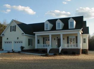 16 Tristan Ct, Smithfield, RI 02917