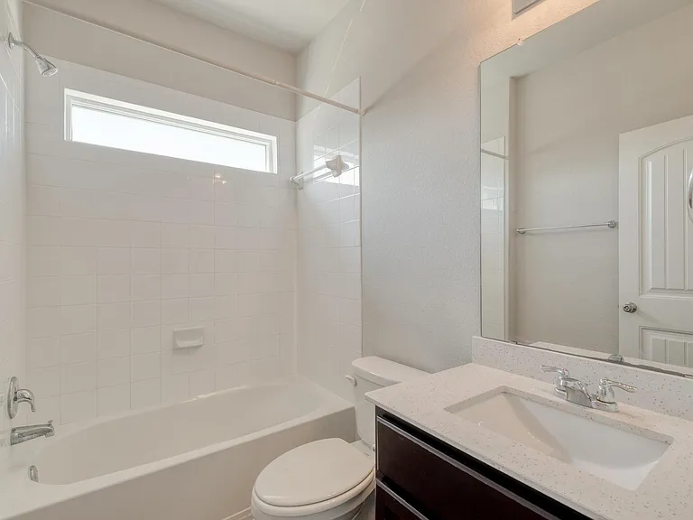 108 Kleberg Ct — Photo 18