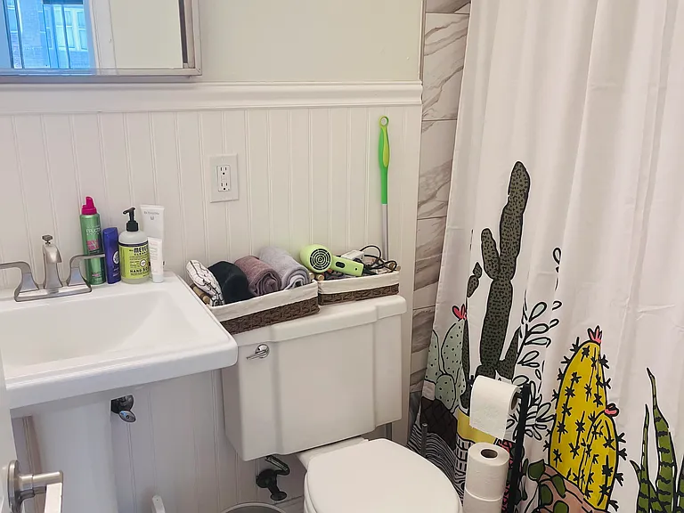 806 Franklin Ave W #206 — Photo 9