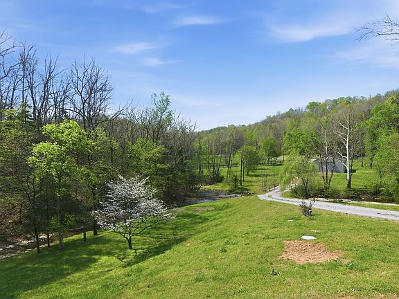 2nd image of 1075 Garland Hollow Rd
