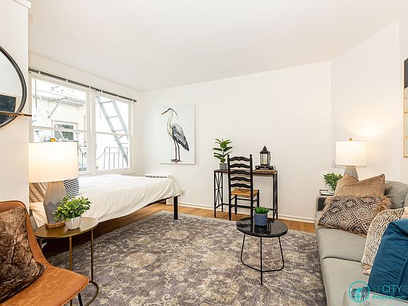 5th image of 1685 Chestnut St #105