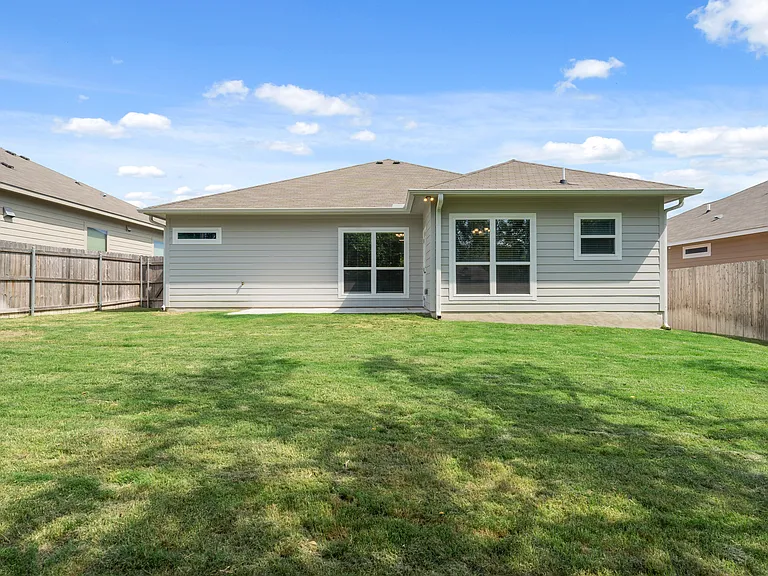 2217 Petersburg Ln — Photo 17