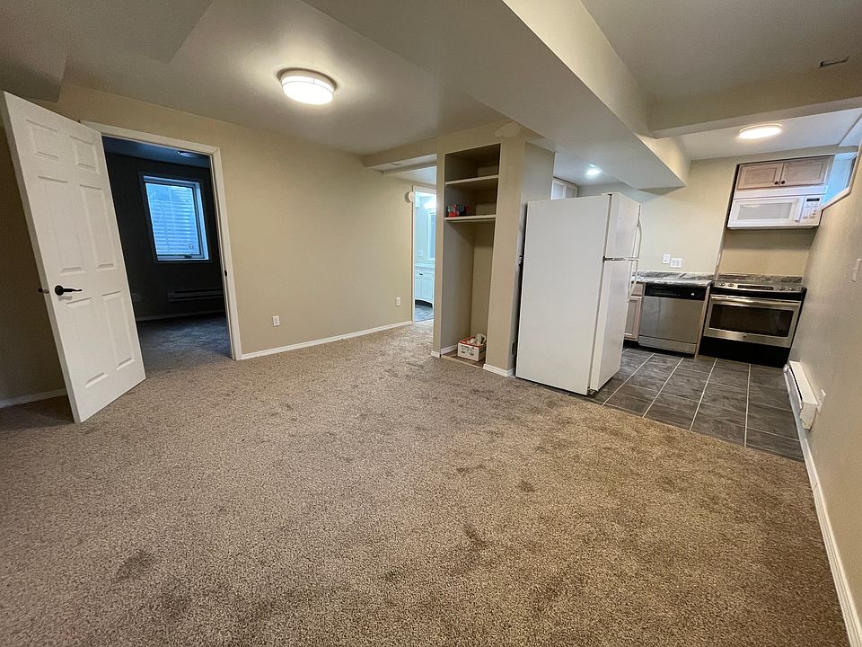 1st image of 135 Adams St SE #2
