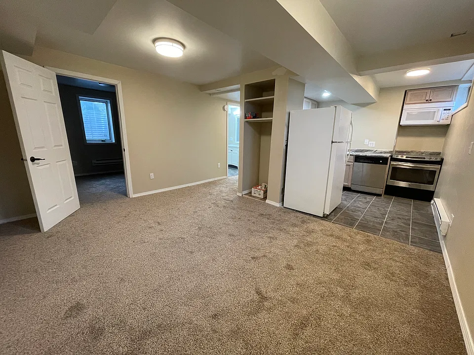 135 Adams St SE #2