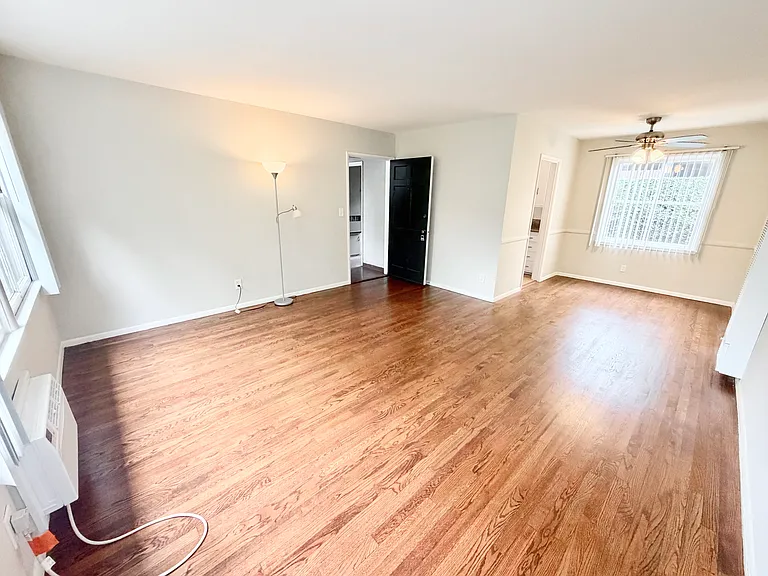 606 W Foothill Blvd — Photo 10
