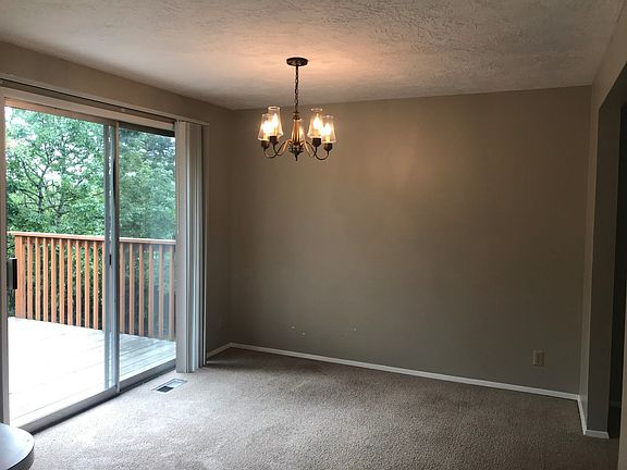 5th image of 5574 SE Hillwood Cir