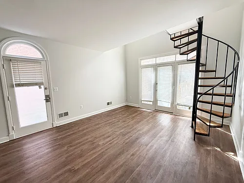 Franklin Court Apartments Photo 1
